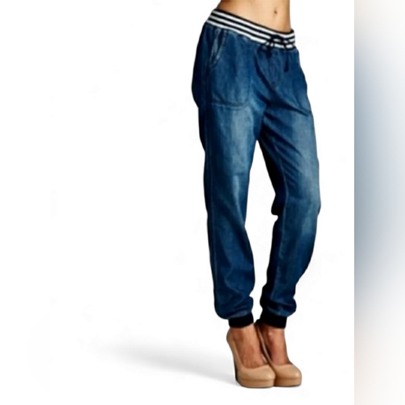 THE COMFORT JOGGERS IN DENIM▪︎Dark Wash▪︎Restocked - Picture 4 of 12